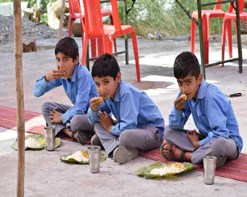 在哪找代怀-代怀产子保密咨询,              产后抑郁症治疗过程中要注意避免母乳喂养吗？            